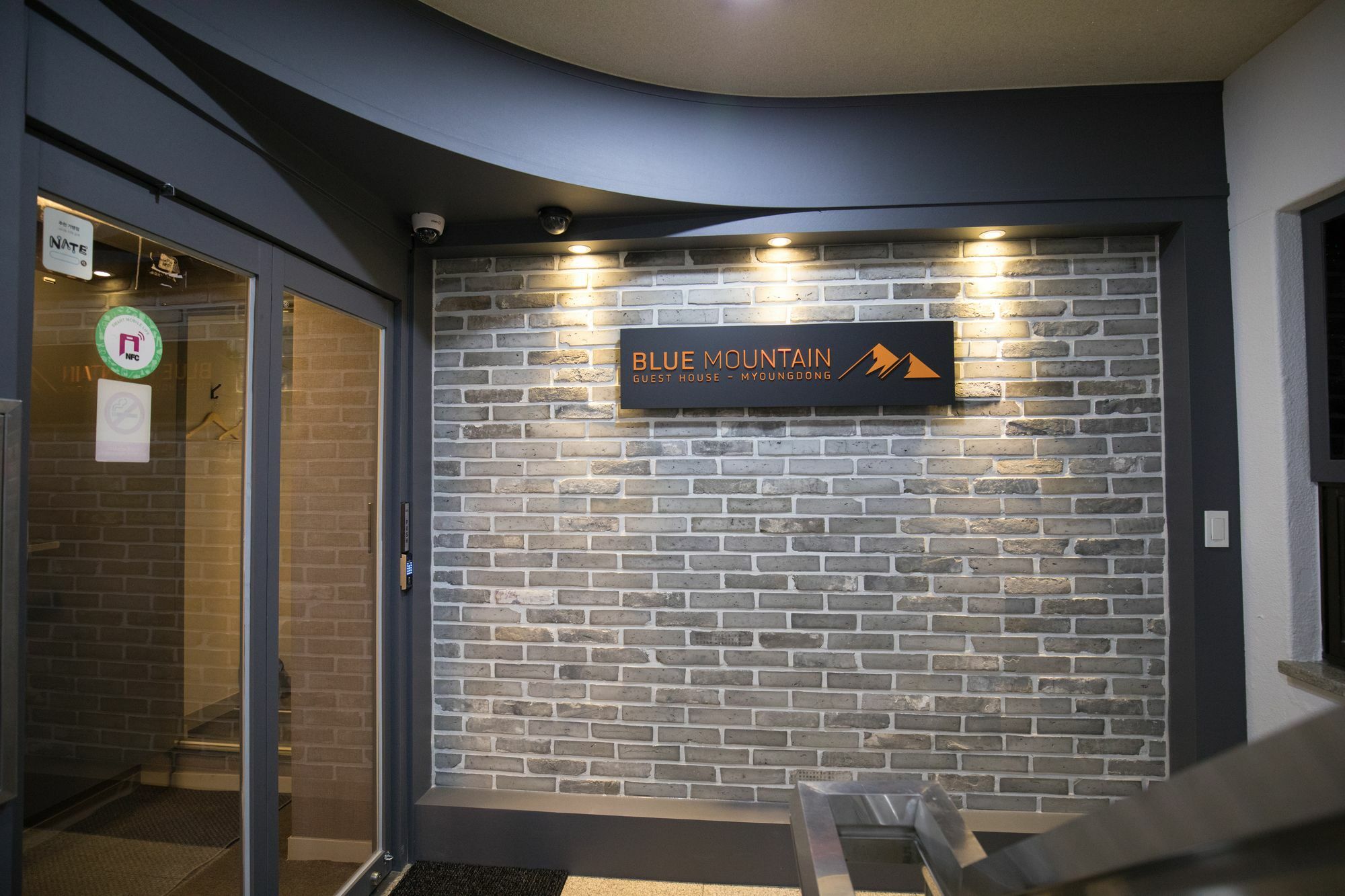 Blue Mountain Myeong-Dong Hotel Seoul Ngoại thất bức ảnh